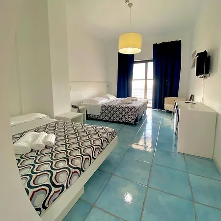 Hotel Caponettuno Frontemare Capo dʼOrlando